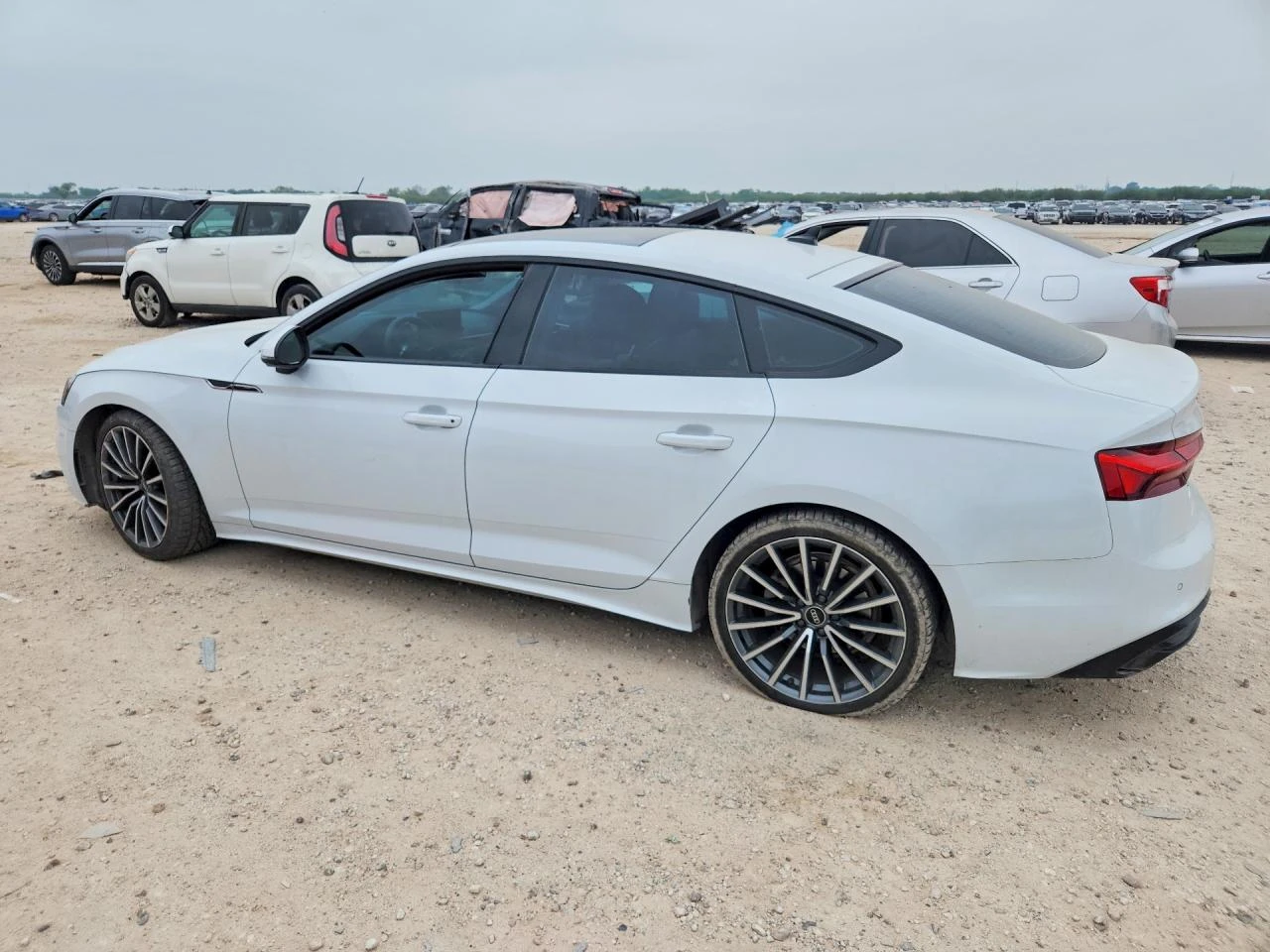Audi A5 2.0l Premium Plus 40, снимка 2 - Автомобили и джипове - 54416955