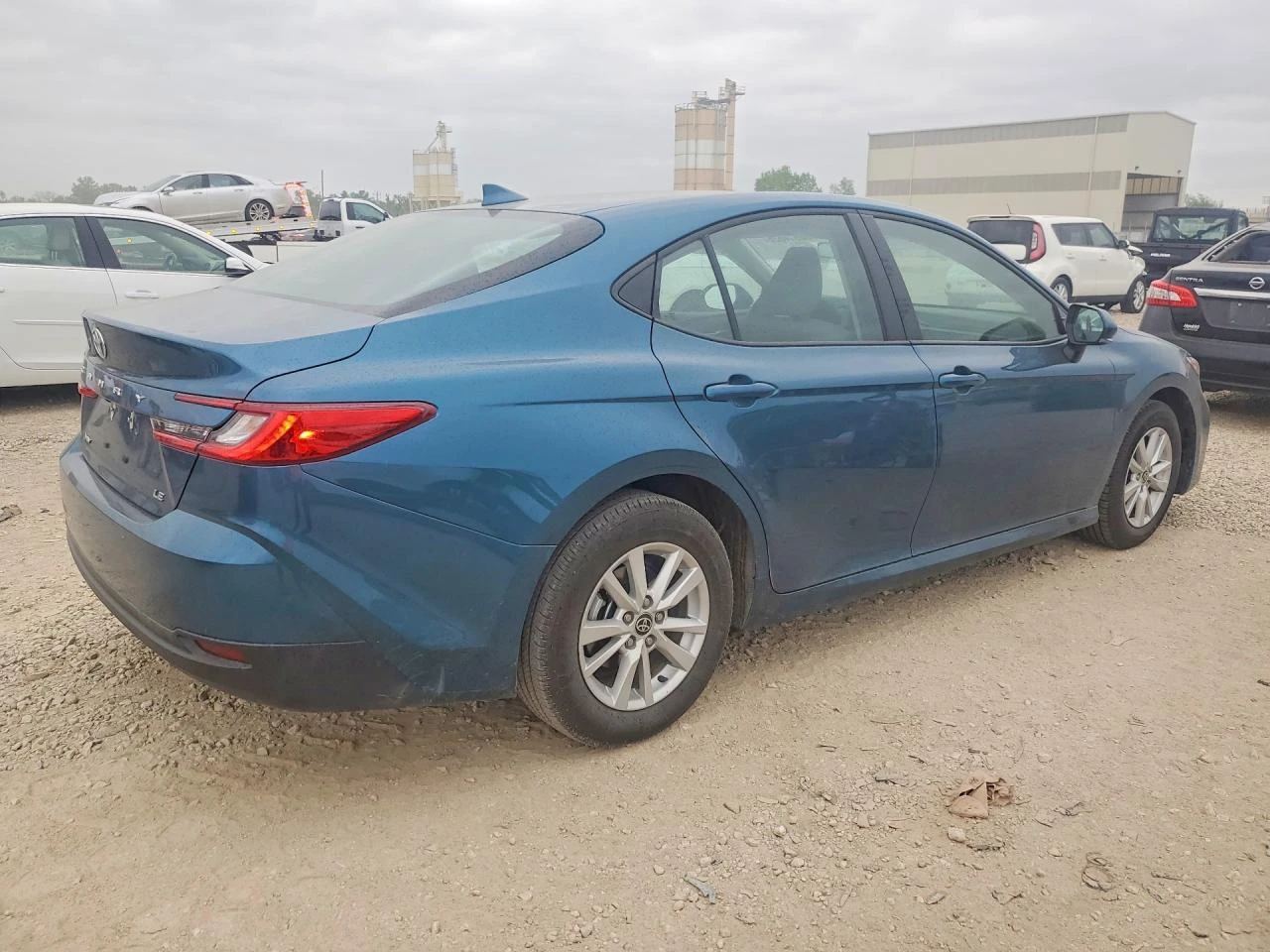 Toyota Camry 2.5l Le, снимка 3 - Автомобили и джипове - 54557226