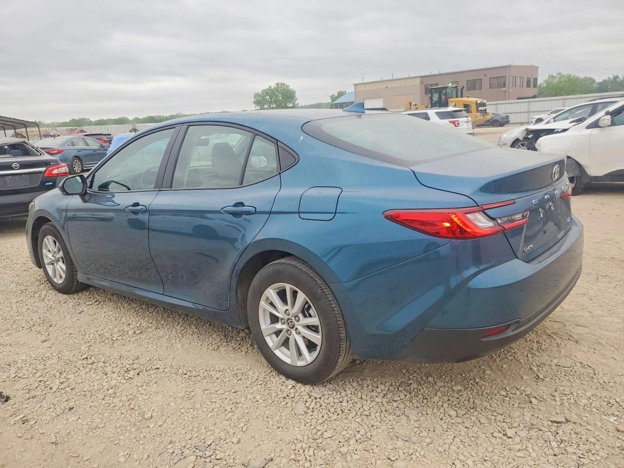 Toyota Camry 2.5l Le, снимка 2 - Автомобили и джипове - 54557226