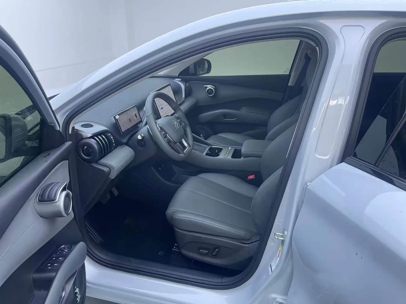 BYD Atto3 Glory Edition 510 km autogeorge.com, снимка 10 - Автомобили и джипове - 54594361