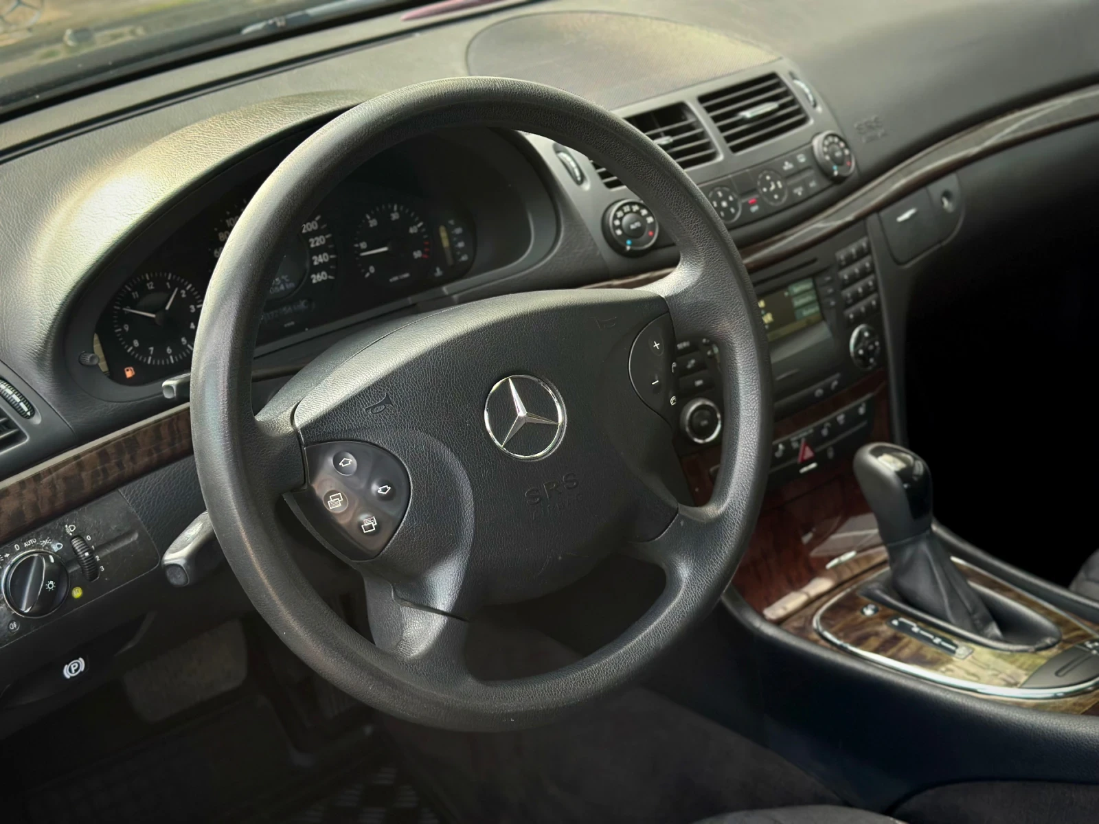 Mercedes-Benz 280, снимка 5 - Автомобили и джипове - 54661114
