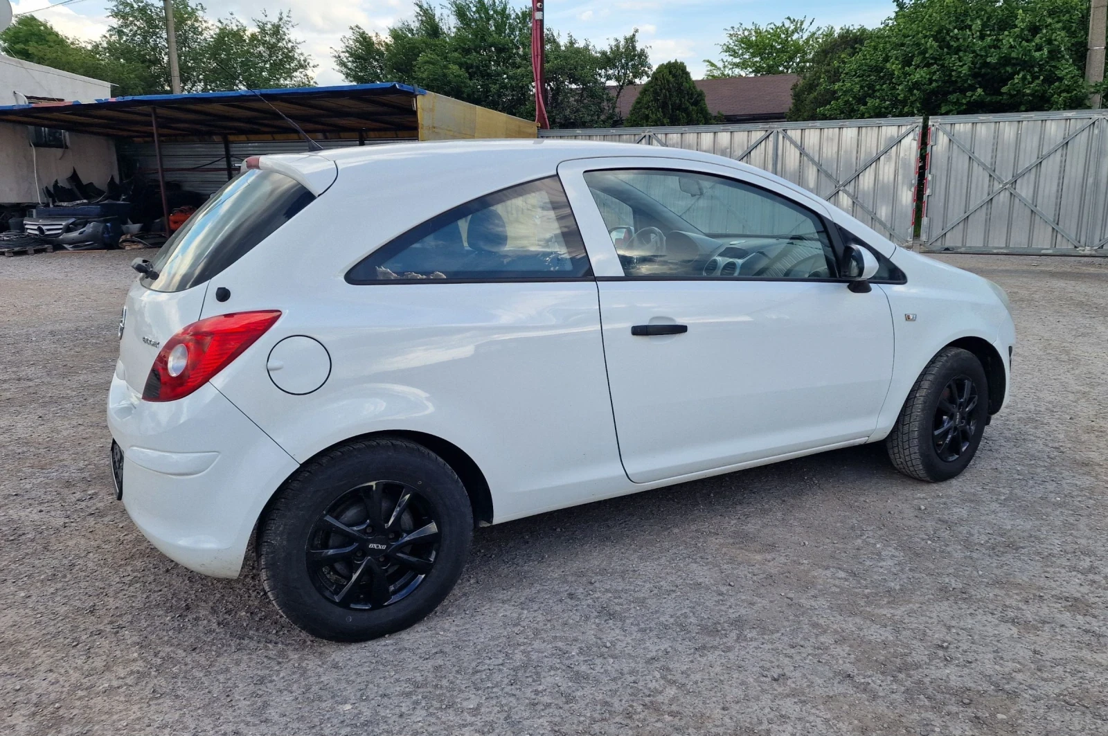 Opel Corsa Euro 5, 75 к.с., снимка 3 - Автомобили и джипове - 54682109