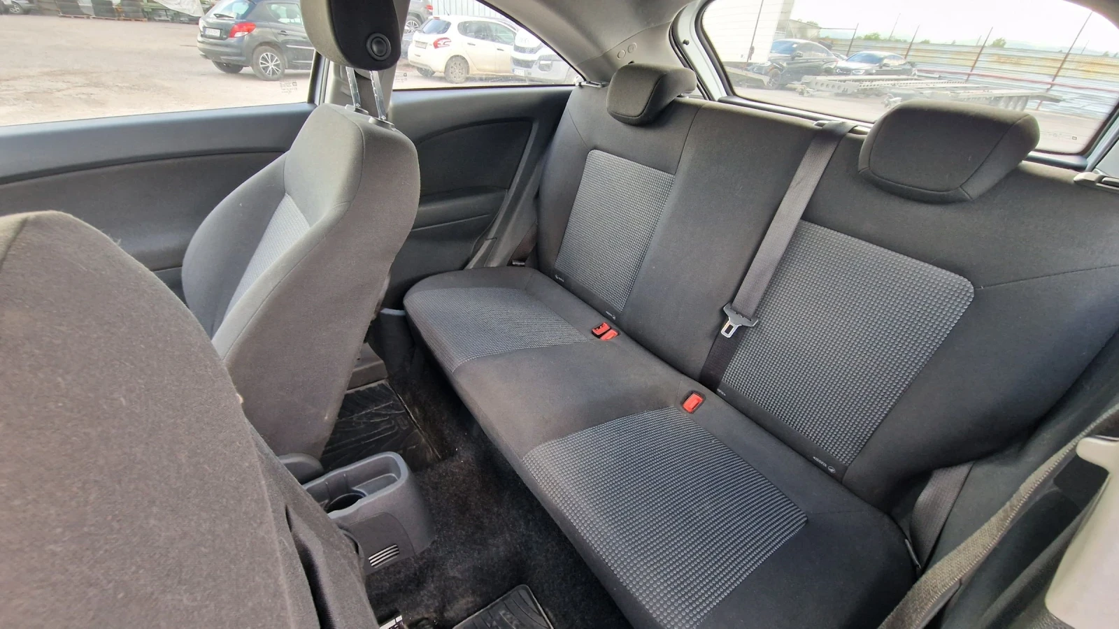 Opel Corsa Euro 5, 75 к.с., снимка 9 - Автомобили и джипове - 54682109