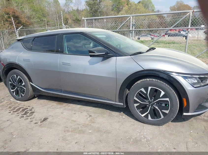 Kia EV6 Wind, снимка 13 - Автомобили и джипове - 54906591