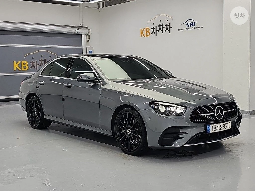 Mercedes-Benz E 350 4MATIC AMG LINE HEAD UP 360CAM BURMESTER, снимка 2 - Автомобили и джипове - 55554762