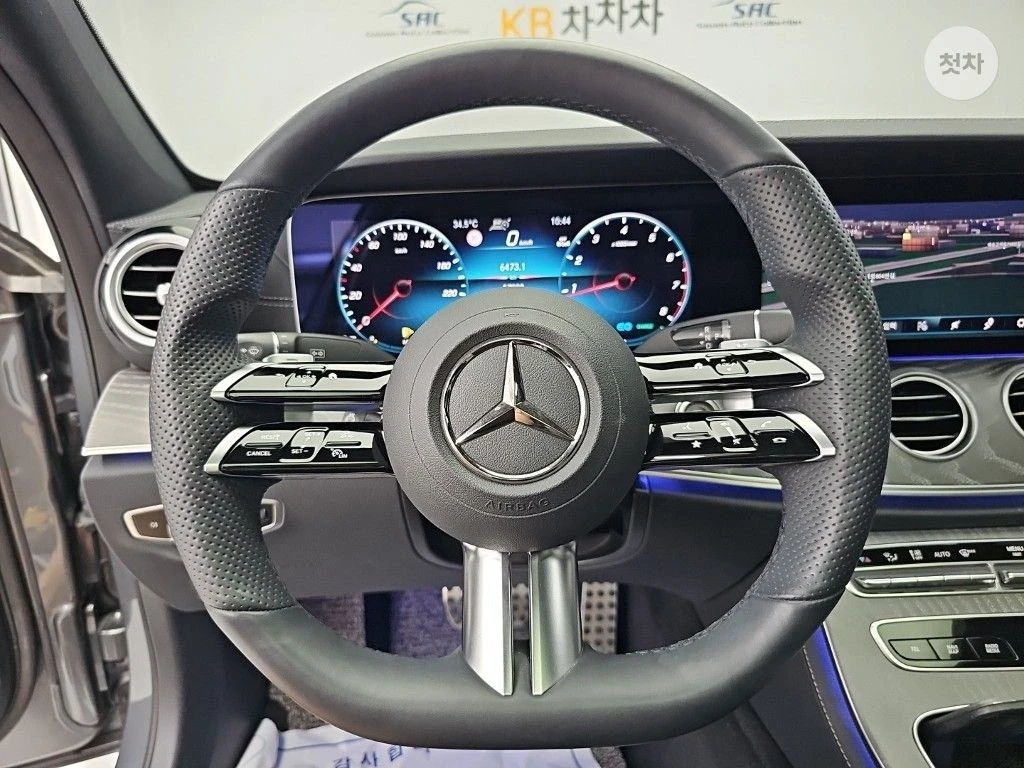 Mercedes-Benz E 350 4MATIC AMG LINE HEAD UP 360CAM BURMESTER, снимка 8 - Автомобили и джипове - 55554762