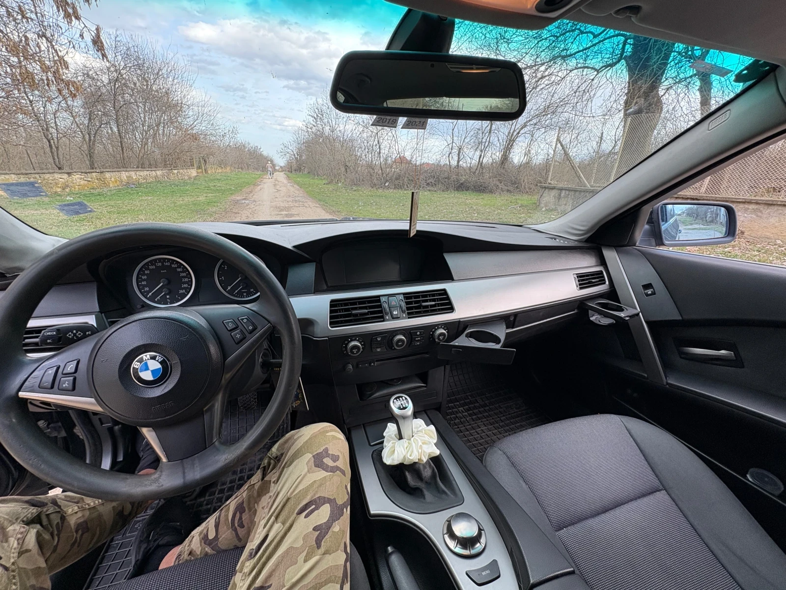 BMW 520 2.0i 170 hp, снимка 16 - Автомобили и джипове - 55702120