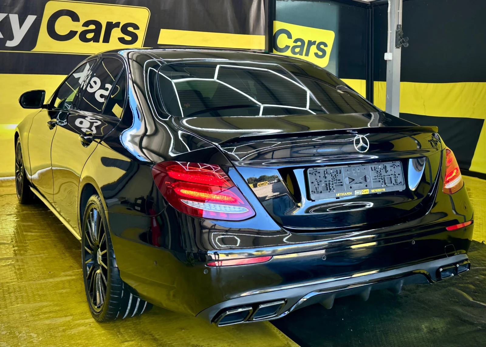 Mercedes-Benz E 220 AMG/DIGITAL, снимка 4 - Автомобили и джипове - 55954441