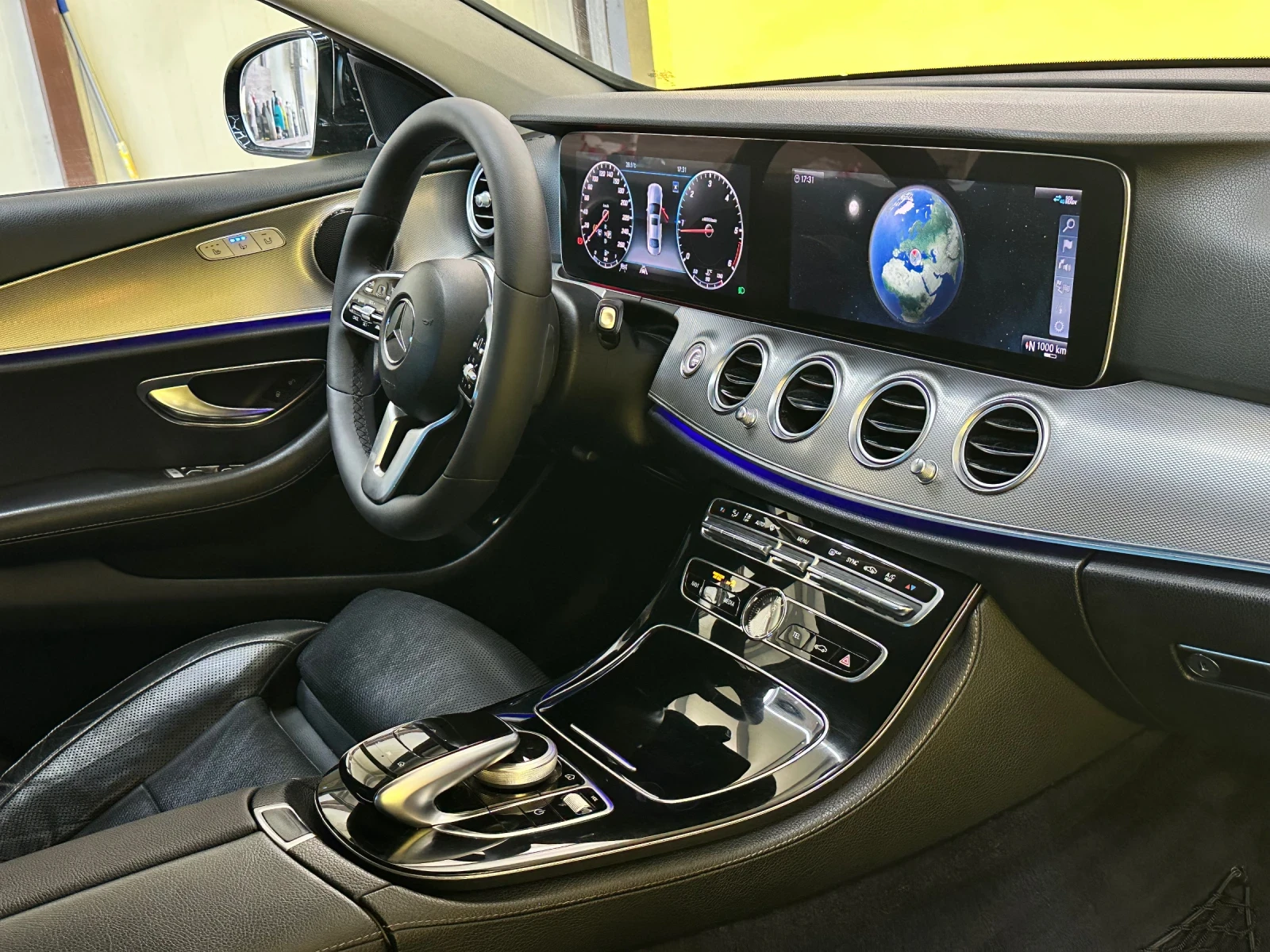 Mercedes-Benz E 220 AMG/DIGITAL, снимка 8 - Автомобили и джипове - 55954441