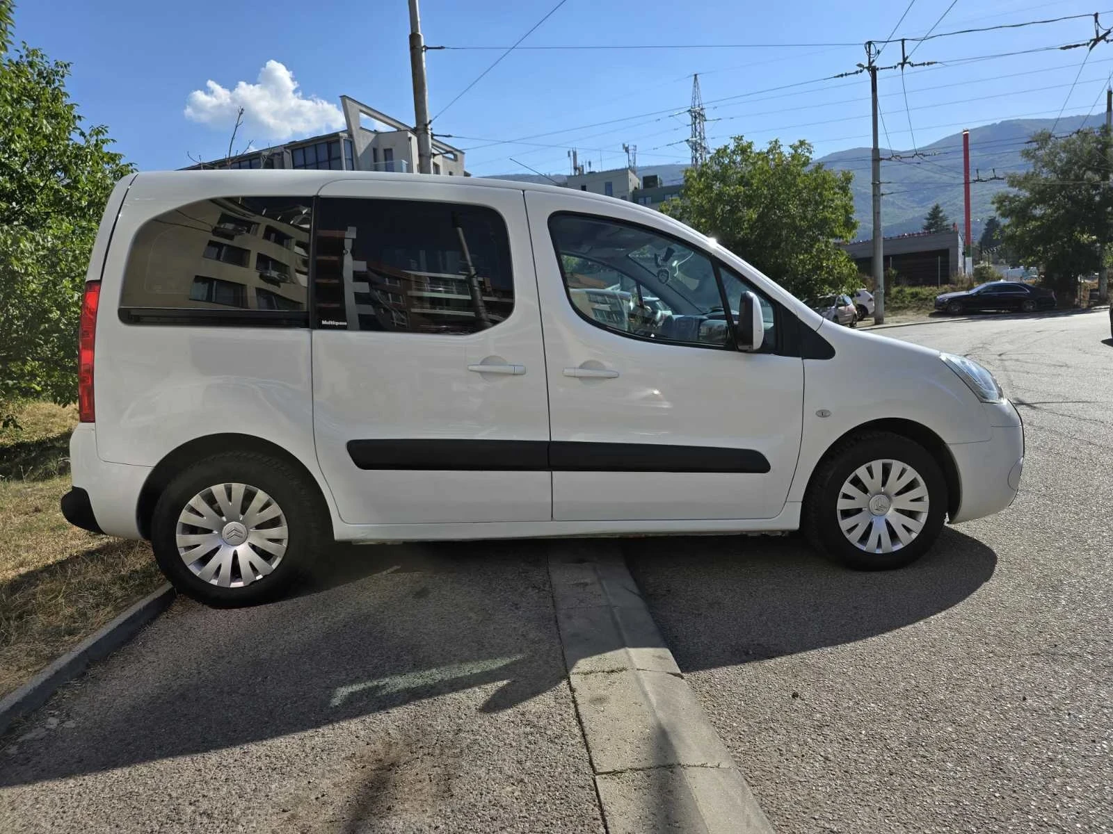 Citroen Berlingo 1.6HDI Multispace, снимка 2 - Автомобили и джипове - 56185757