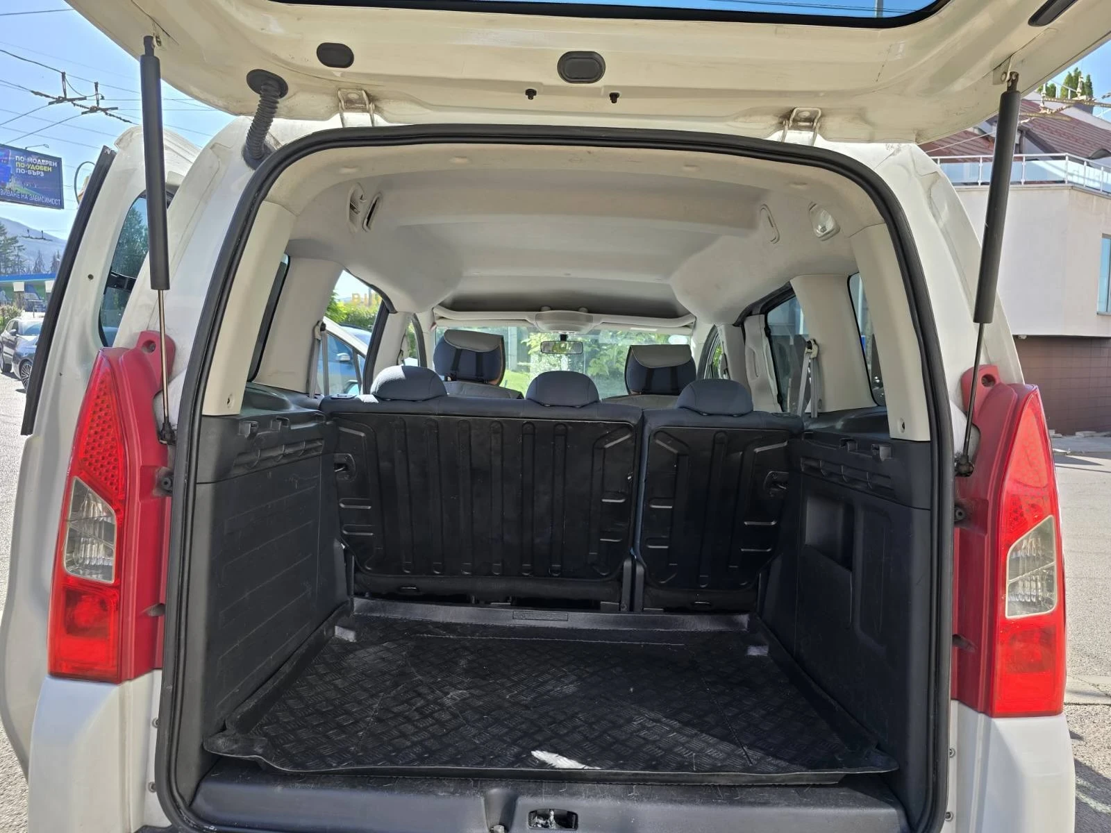 Citroen Berlingo 1.6HDI Multispace, снимка 14 - Автомобили и джипове - 56185757