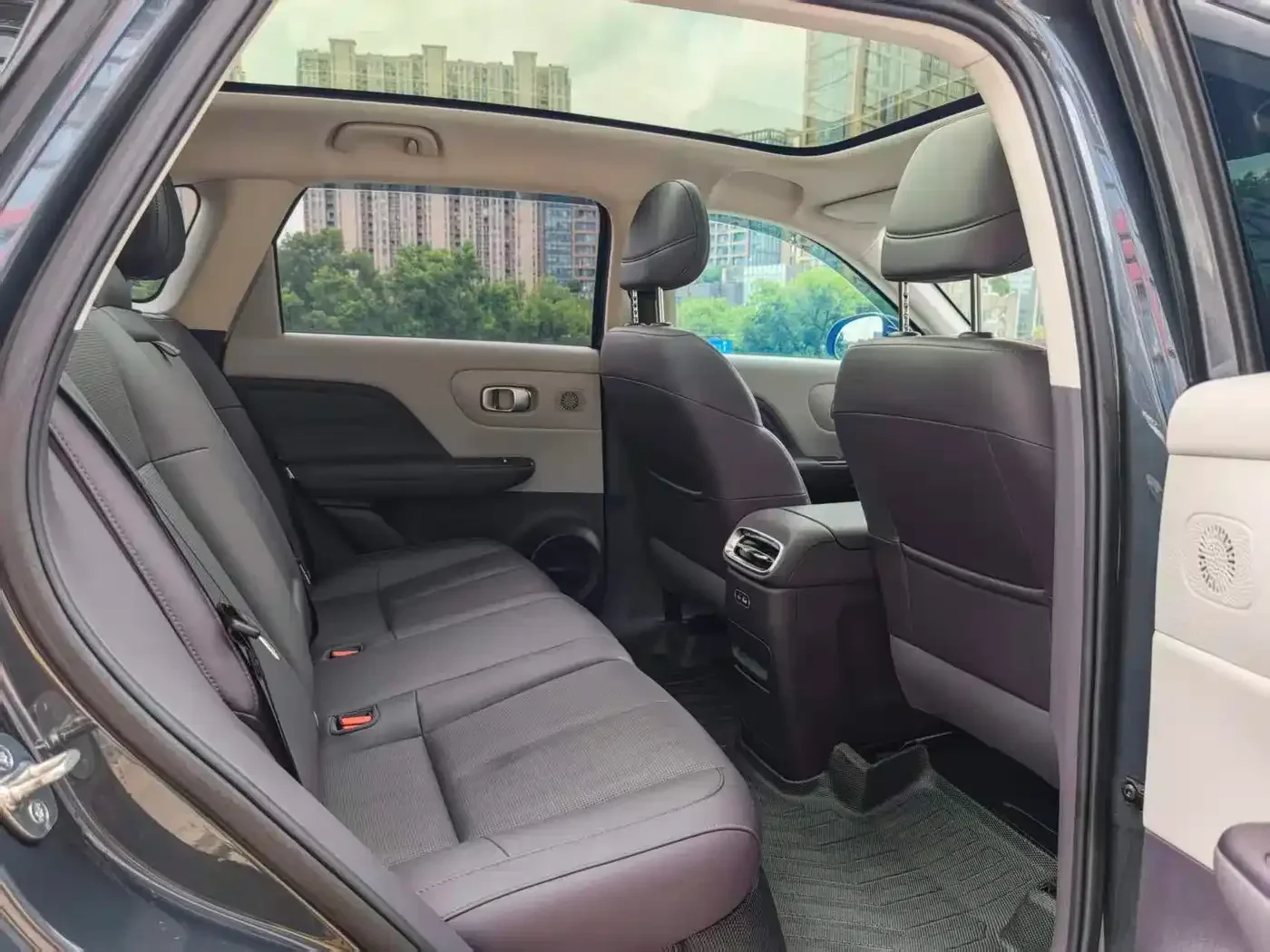 Leapmotor B10 600 Joy Edition, снимка 9 - Автомобили и джипове - 56722549