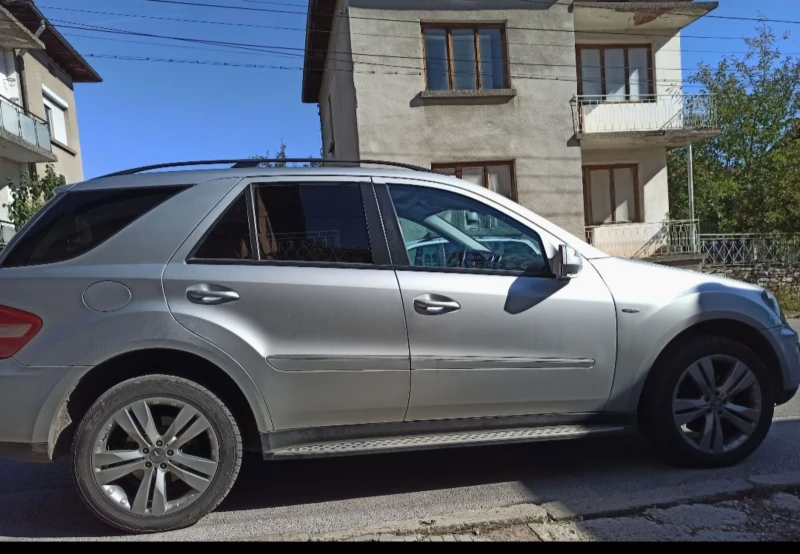 Mercedes-Benz ML 320, снимка 6 - Автомобили и джипове - 47151278