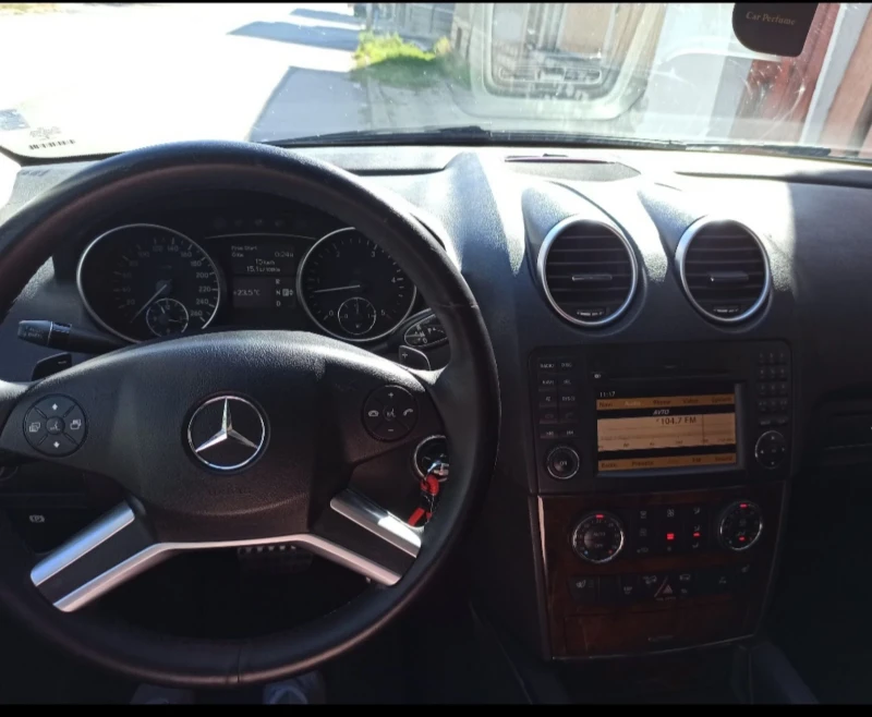 Mercedes-Benz ML 320, снимка 2 - Автомобили и джипове - 47151278