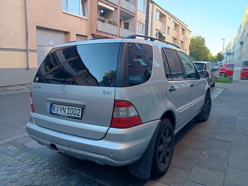 Mercedes-Benz ML 270, снимка 9 - Автомобили и джипове - 48266216