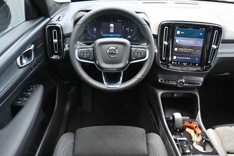 Volvo XC40 B4 AWD = Dark= Distronic Гаранция, снимка 10 - Автомобили и джипове - 49126460