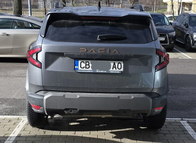 Dacia Duster 1.2 Tce 4x4 Extreme, снимка 3 - Автомобили и джипове - 52612381