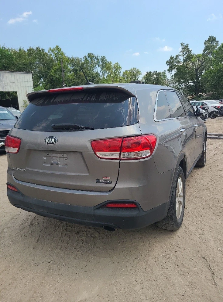 Kia Sorento LX, снимка 2 - Автомобили и джипове - 48060421