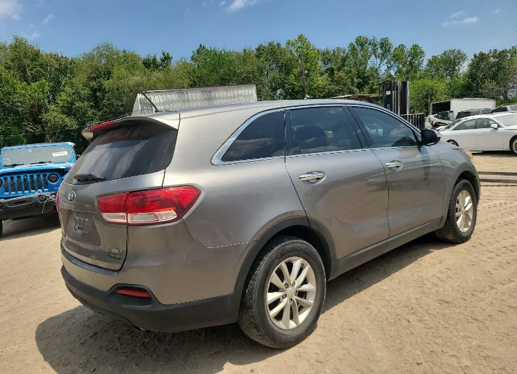 Kia Sorento LX, снимка 7 - Автомобили и джипове - 48060421