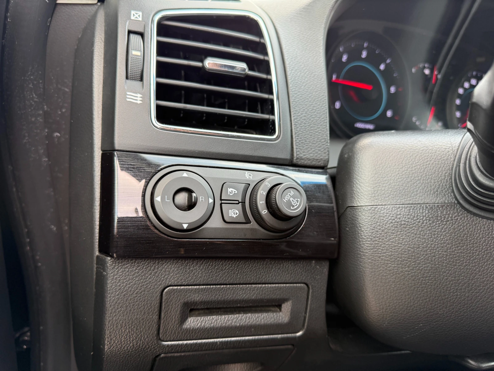 Chevrolet Captiva 6 МЕСЕЦА ГАРАНЦИЯ/2.2D 184к.с. 7 Местен , снимка 17 - Автомобили и джипове - 53894604