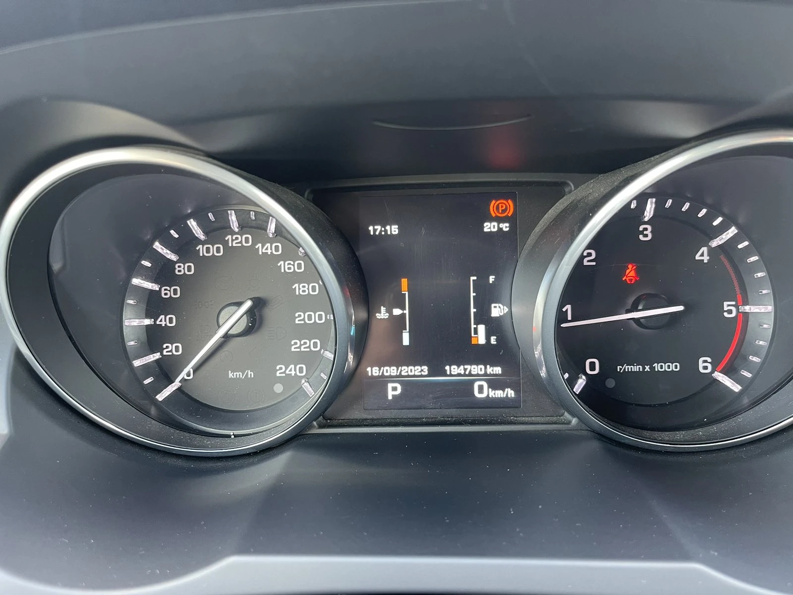 Land Rover Evoque 2.2 TD4, снимка 13 - Автомобили и джипове - 53961787