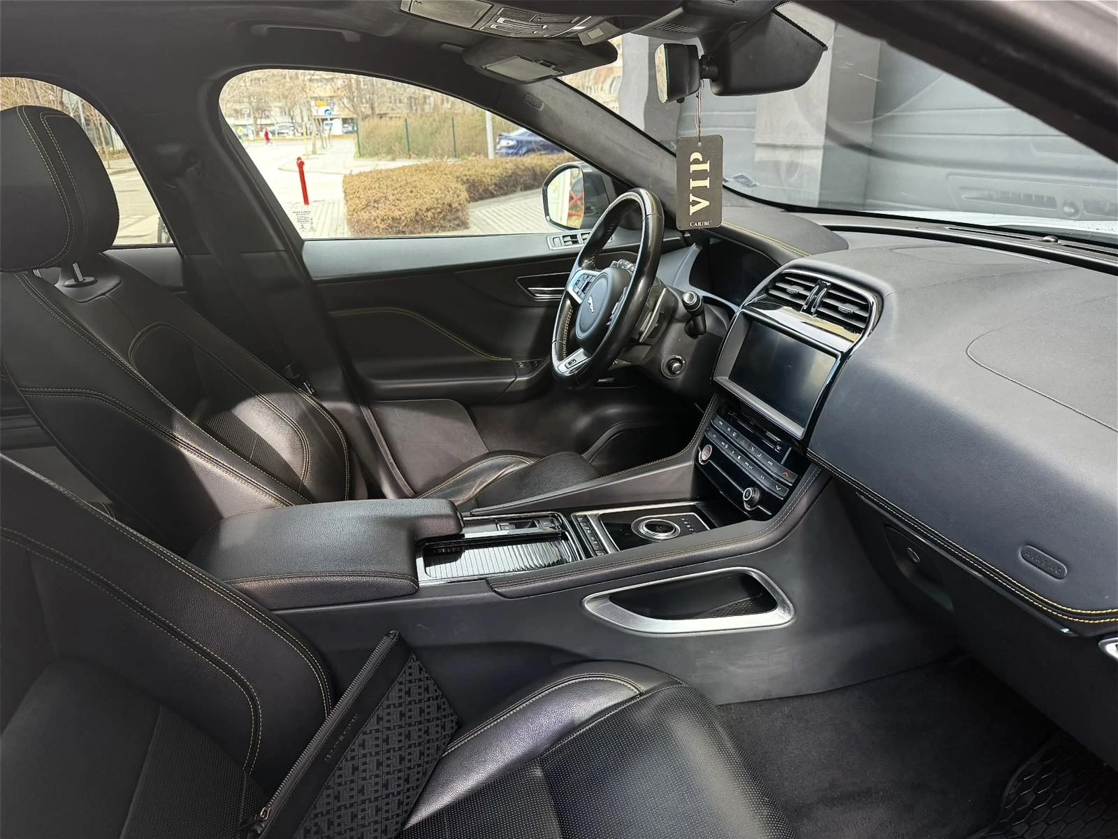 Jaguar F-PACE 300 sport/ лизинг/ всички екстри/ , снимка 5 - Автомобили и джипове - 54386313
