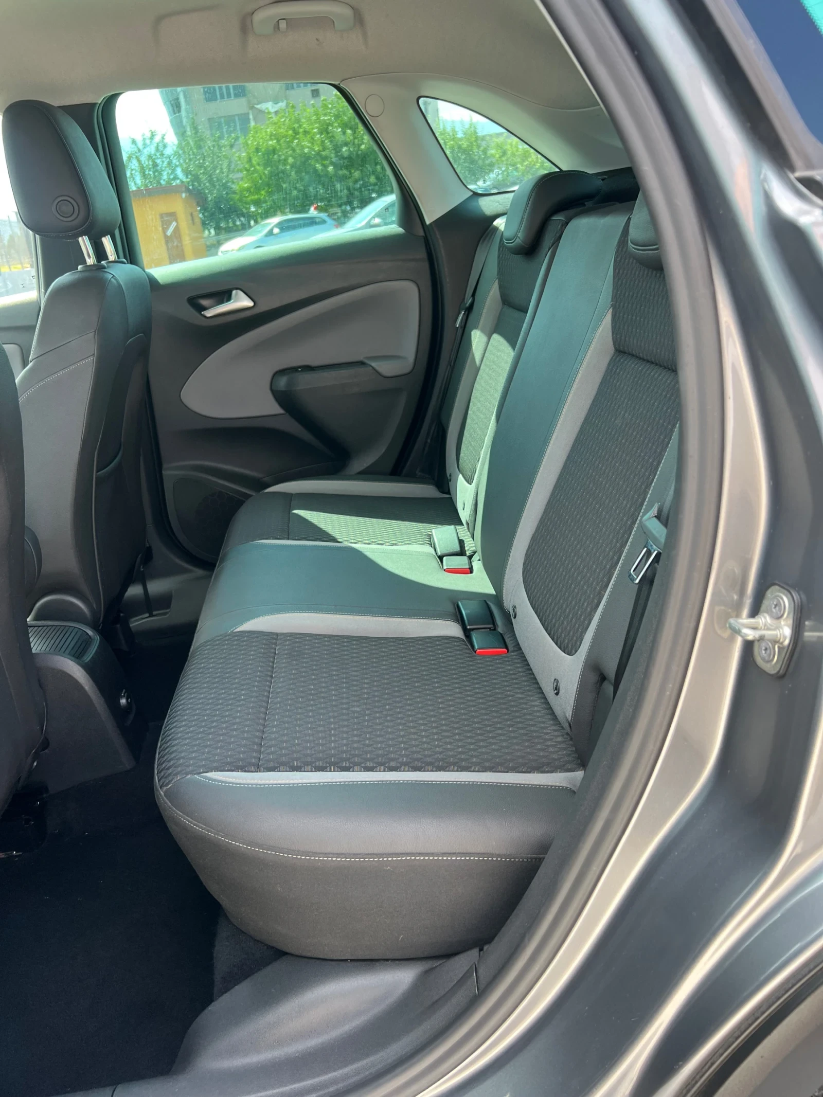 Opel Crossland X 1.2i 80.000km!!!, снимка 12 - Автомобили и джипове - 55698422