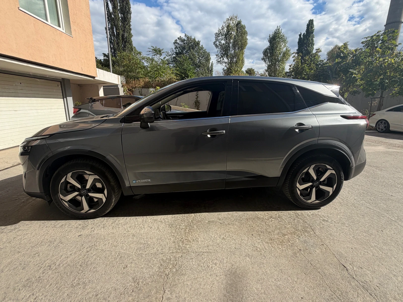 Nissan Qashqai E-power , снимка 3 - Автомобили и джипове - 56181360