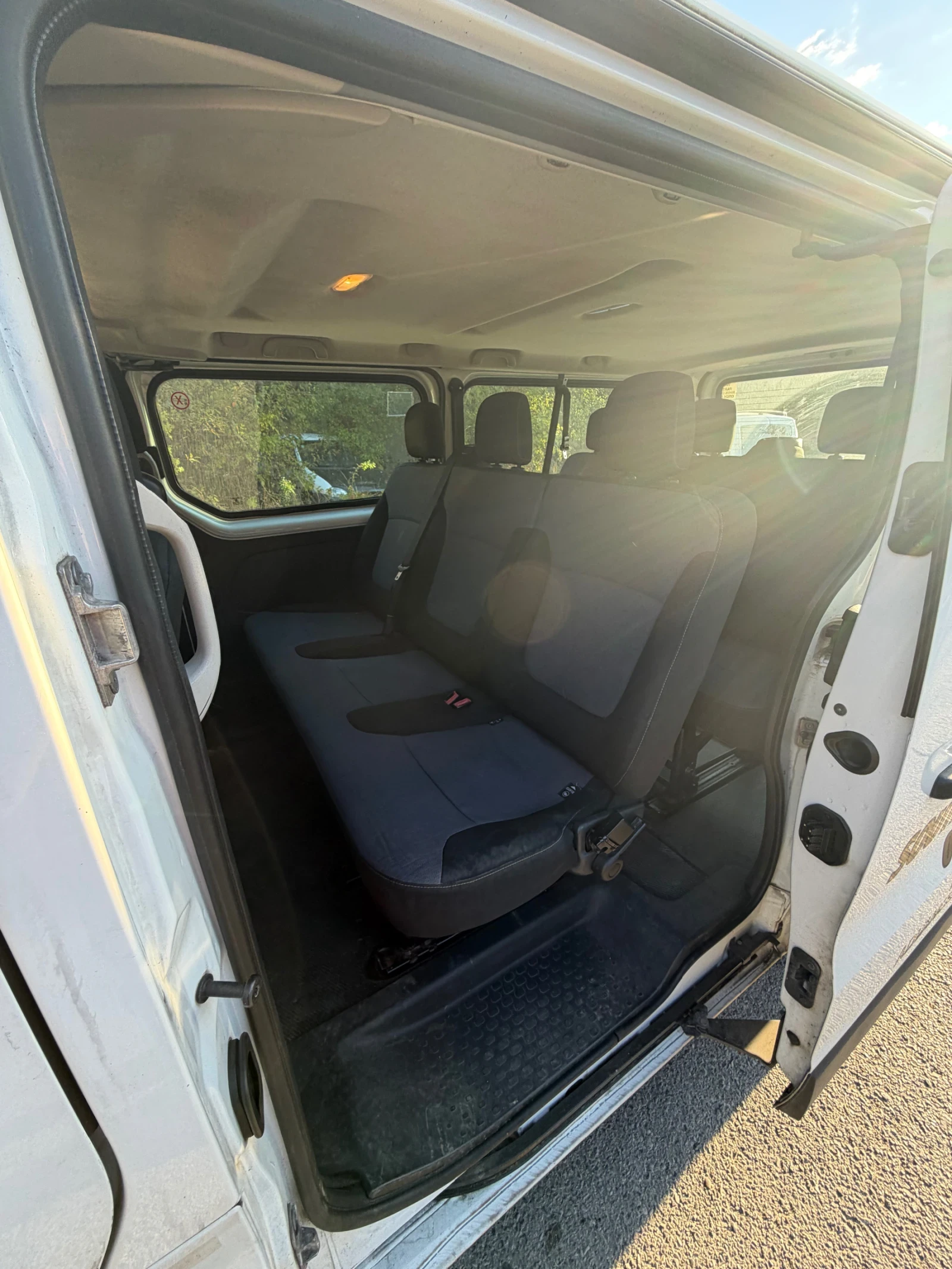 Opel Vivaro 1.6 dci 120hp R9M, снимка 12 - Бусове и автобуси - 56362364