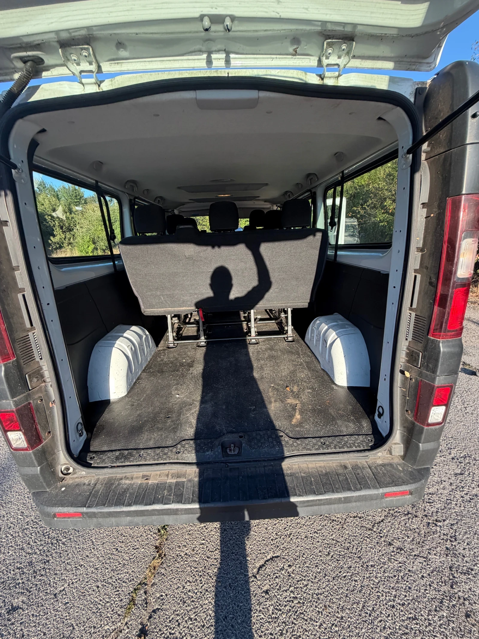 Opel Vivaro 1.6 dci 120hp R9M, снимка 11 - Бусове и автобуси - 56362364