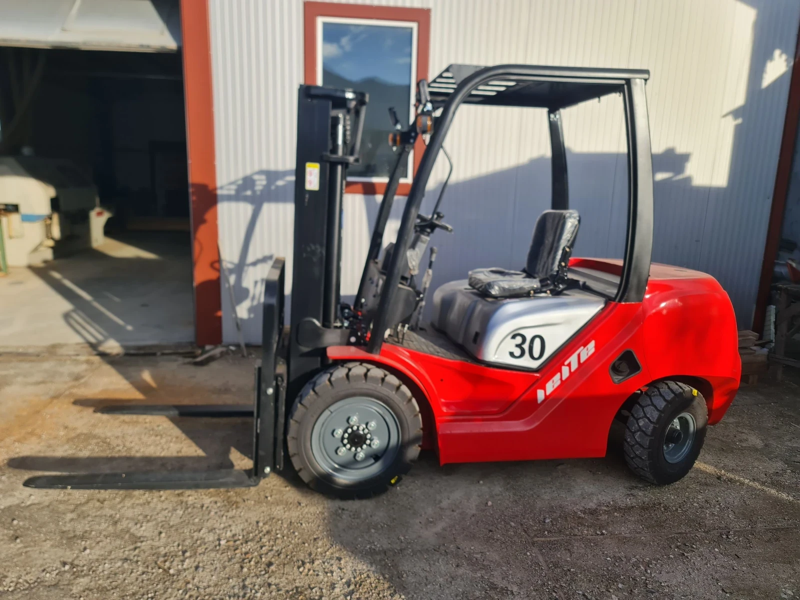  XINCHAI - LTP30 | Mobile.bg   1