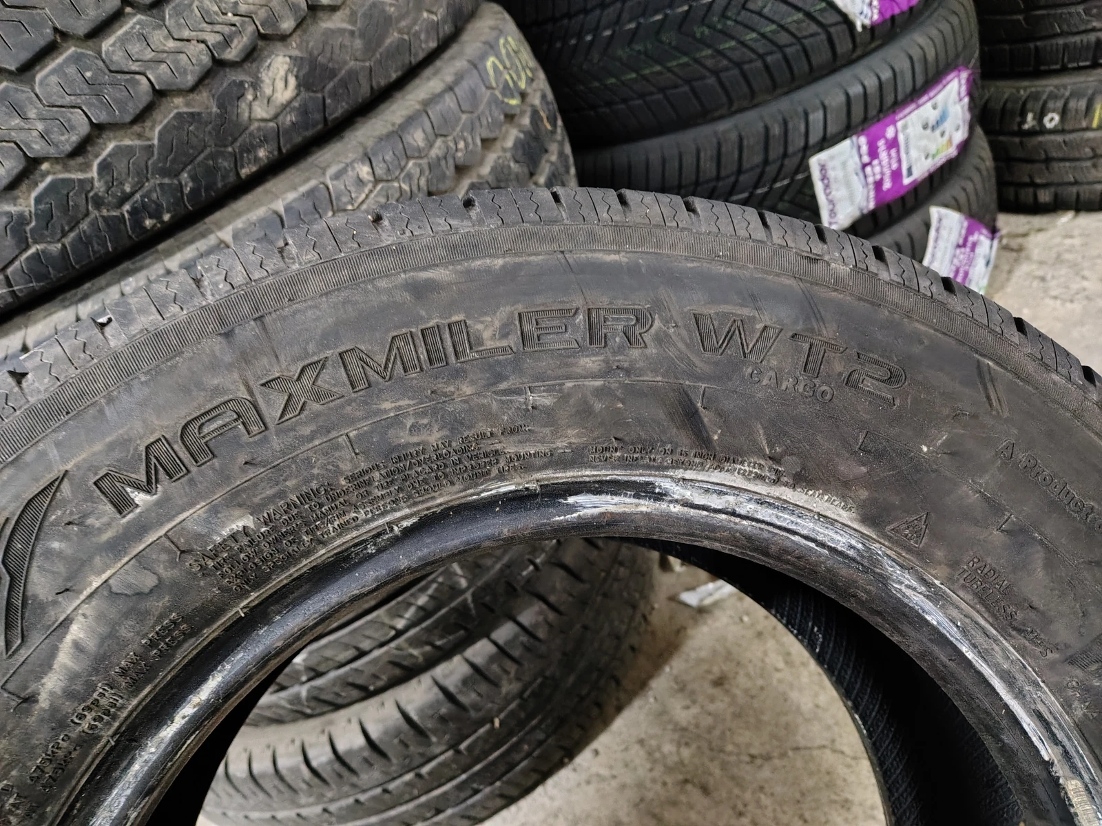 Гуми Зимни 235/65R16, снимка 5 - Гуми и джанти - 54103500