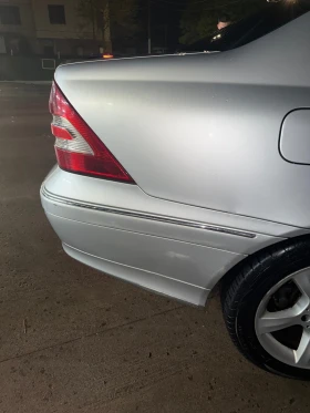 Mercedes-Benz C 200, снимка 11