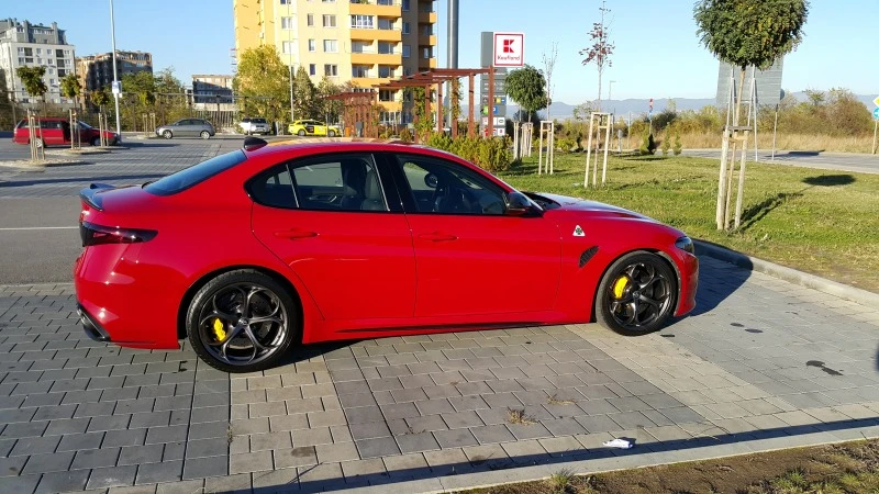 Alfa Romeo Giulia Quadrifoglio 2.9 V6 Twin-turbo Manual 510 к.с., снимка 7 - Автомобили и джипове - 47265628