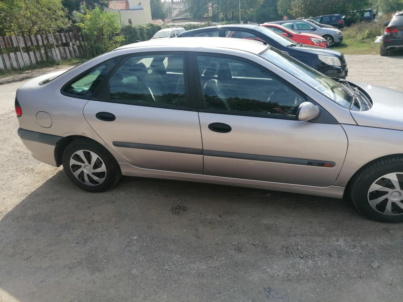 Renault Laguna, снимка 4 - Автомобили и джипове - 47363356