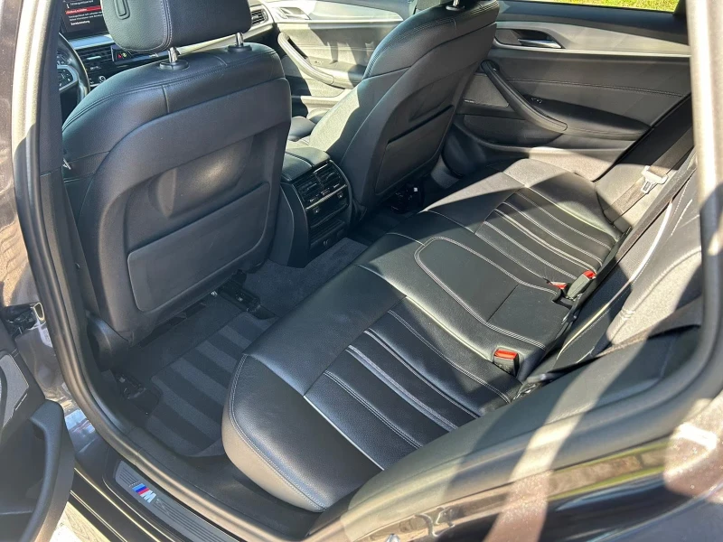 BMW 540 d/M-PACK/PANO/4x4/320HP/CAM/CARPLAY/D102, снимка 12 - Автомобили и джипове - 51882356