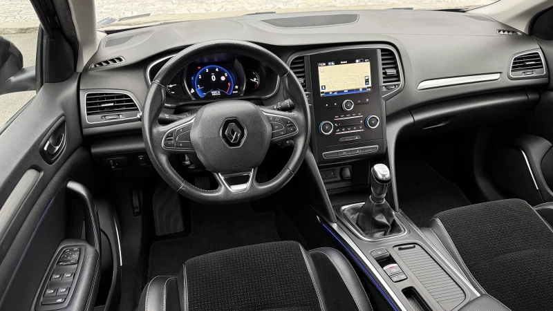 Renault Megane 1.3 TCe 140hp INTENS, снимка 8 - Автомобили и джипове - 52332279