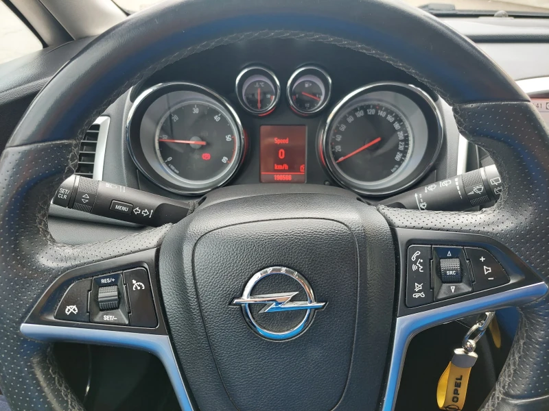 Opel Astra, снимка 10 - Автомобили и джипове - 52666888