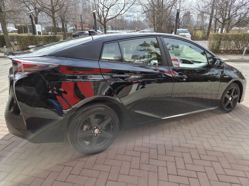 Toyota Prius 1.8 hybrid GR LINE, снимка 3 - Автомобили и джипове - 53425493