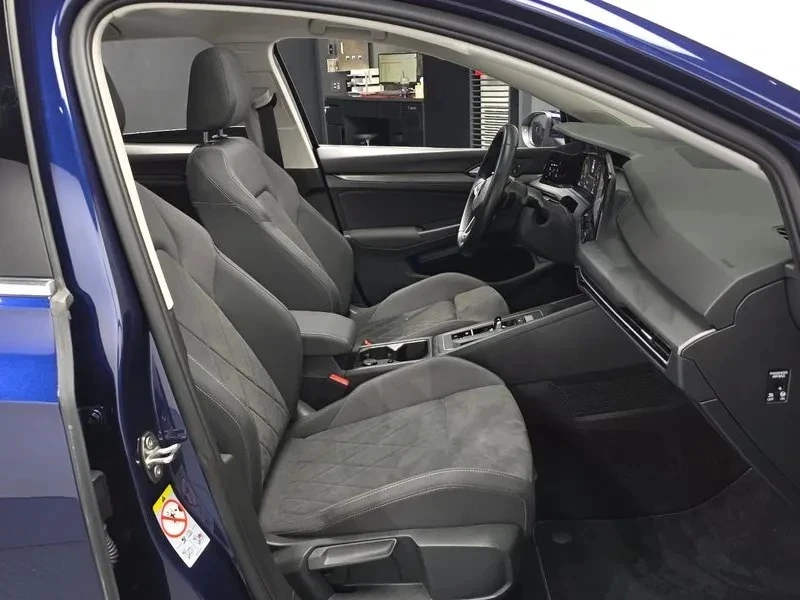 VW Golf 8 | АВТОФИНАНСИРАНЕ | ФИКСИРАНА ЦЕНА ДО БЪЛГАРИЯ, снимка 7 - Автомобили и джипове - 55153202