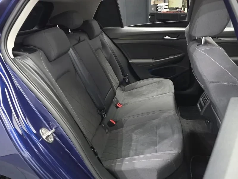 VW Golf 8 | АВТОФИНАНСИРАНЕ | ФИКСИРАНА ЦЕНА ДО БЪЛГАРИЯ, снимка 14 - Автомобили и джипове - 55153202