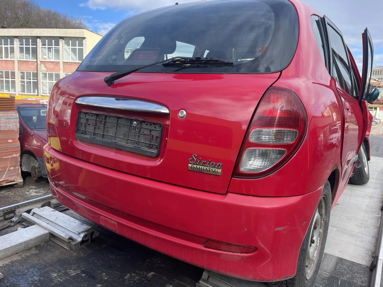 Daihatsu Sirion 1.0i - изображение 5