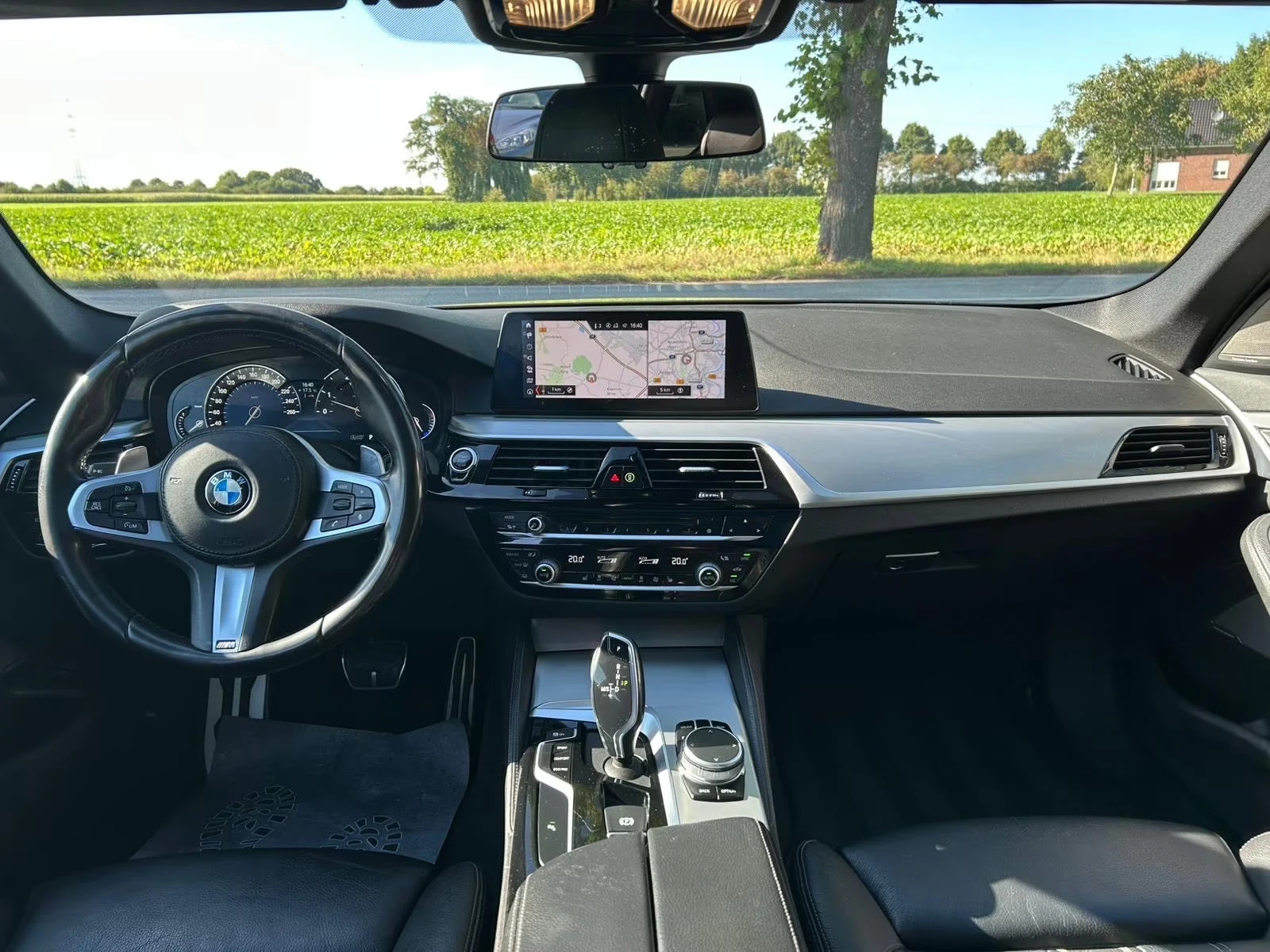 BMW 540 d/M-PACK/PANO/4x4/320HP/CAM/CARPLAY/D102 - изображение 10