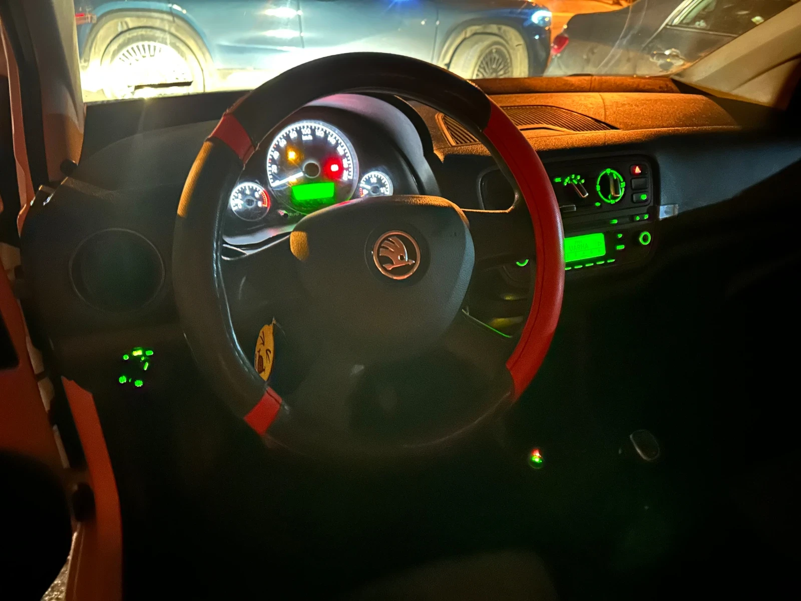 Skoda Citigo, снимка 12 - Автомобили и джипове - 53382986