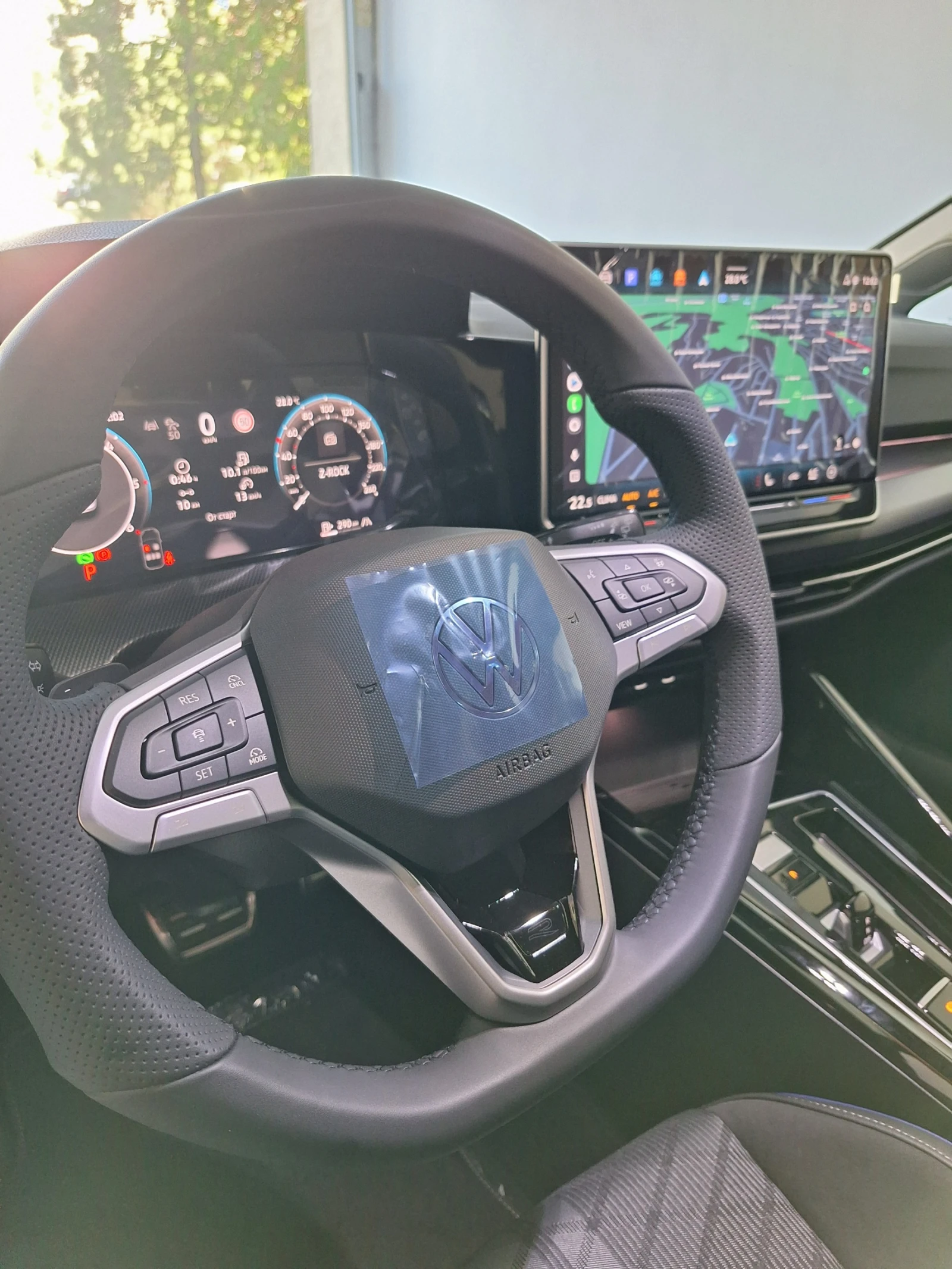 VW Golf 8.5 R-Line Plus* Sport TDI/ Black optic/NEW Гаран , снимка 6 - Автомобили и джипове - 54353131
