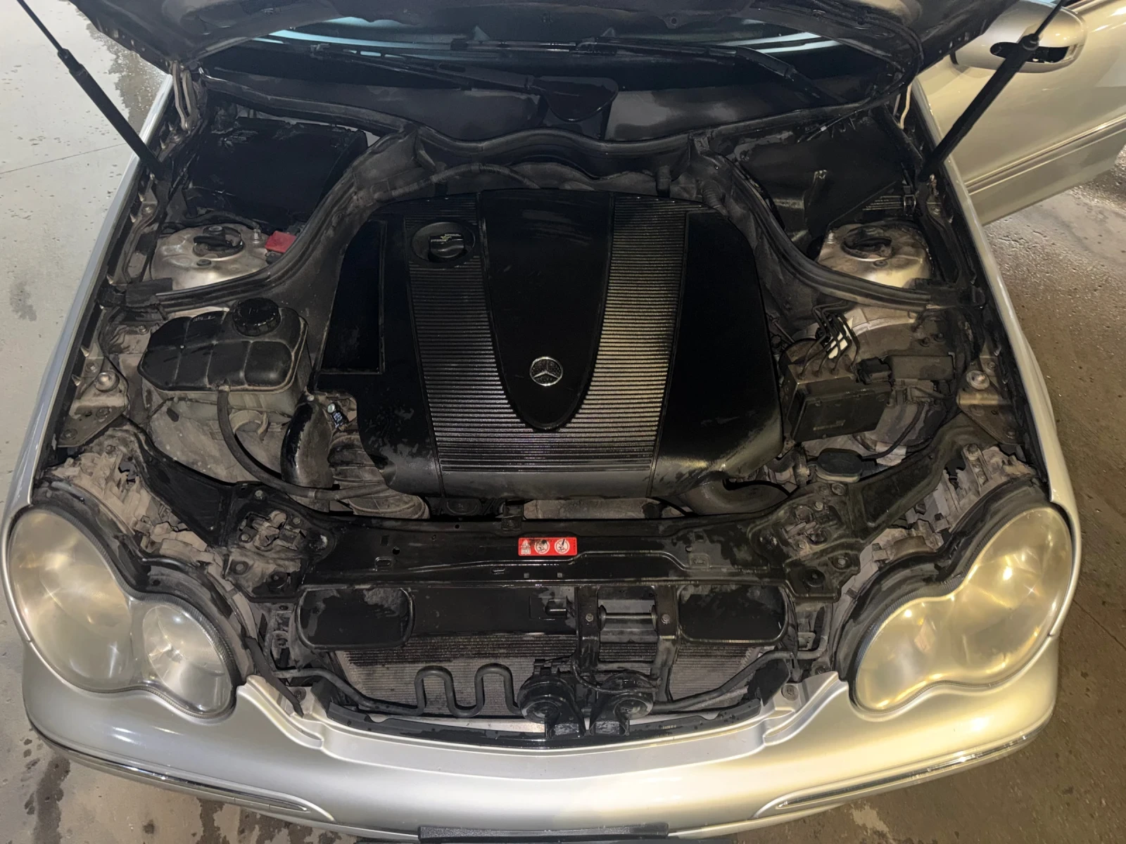 Mercedes-Benz C 200, снимка 7 - Автомобили и джипове - 54433469