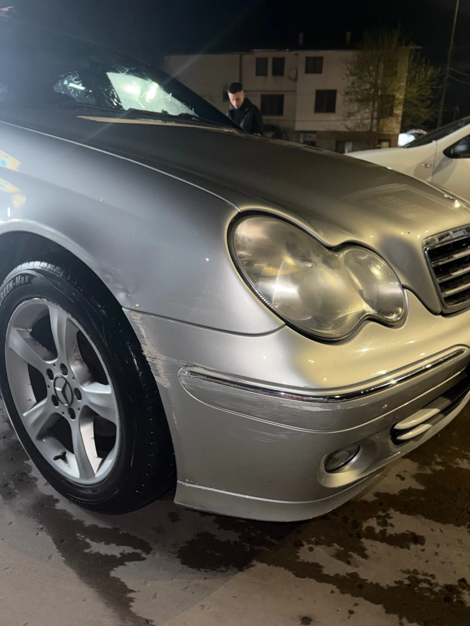 Mercedes-Benz C 200, снимка 10 - Автомобили и джипове - 54433469
