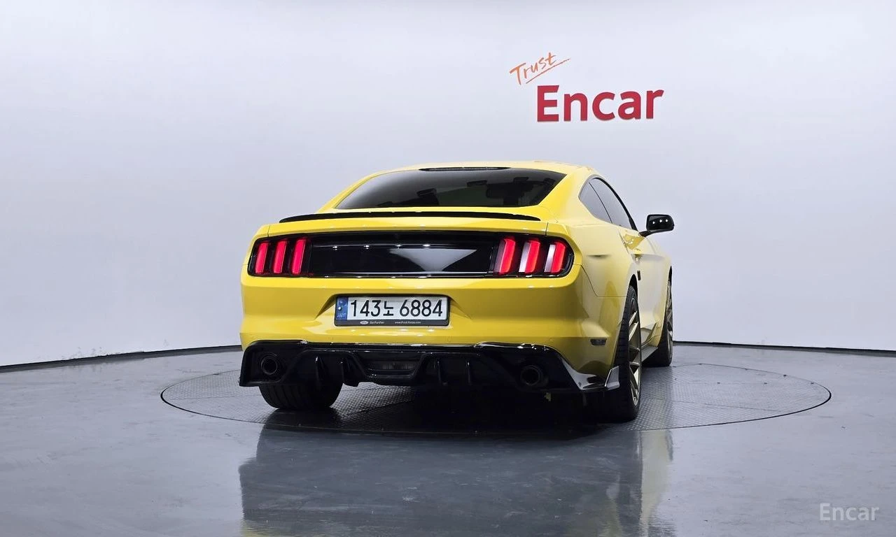 Ford Mustang ECO* BOOST* ОБДУХВАНЕ* КОЖА* ПОДГРЕВ* НАВИ* КАМЕРА, снимка 4 - Автомобили и джипове - 54683137