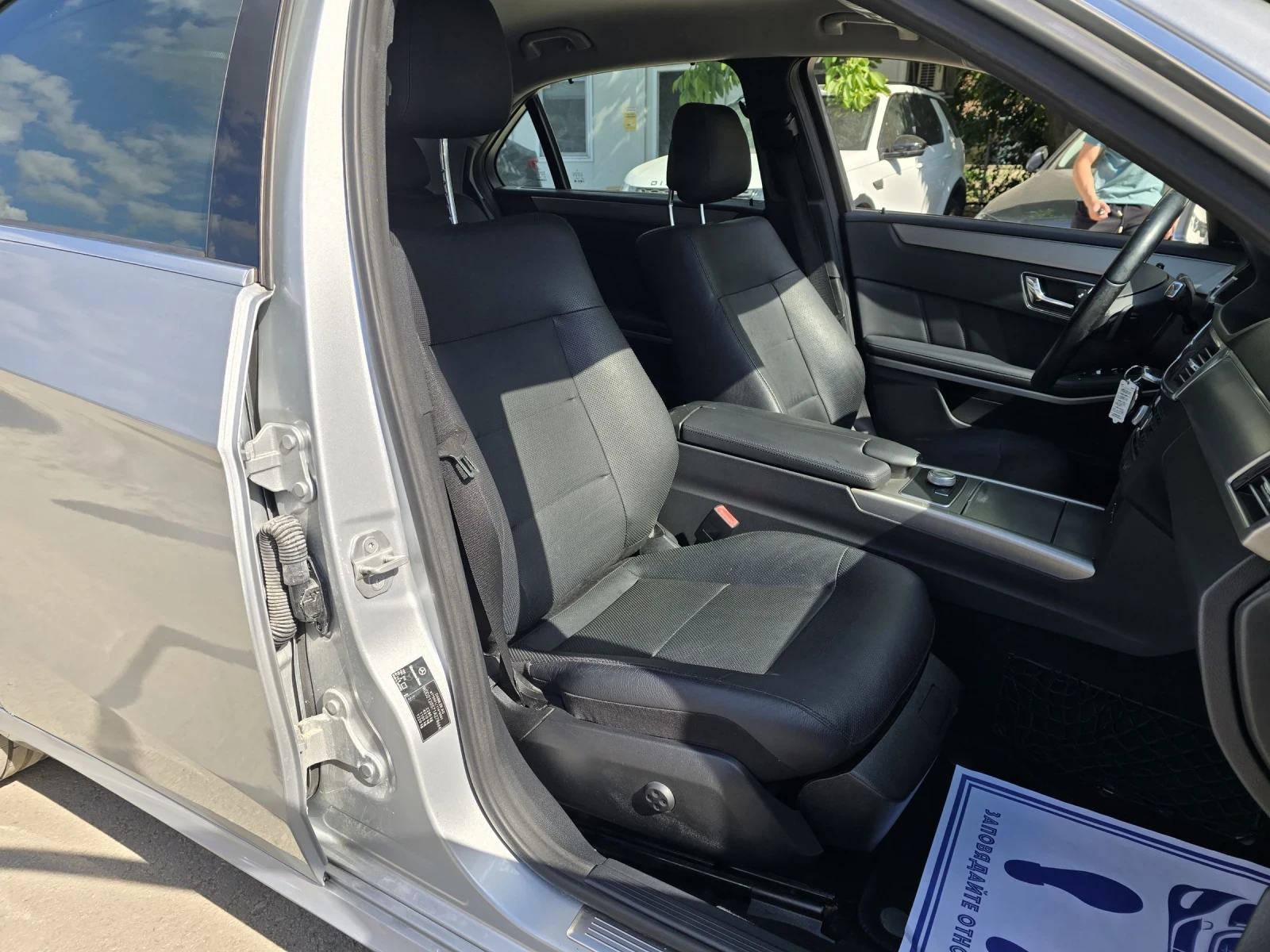 Mercedes-Benz E 350 CGI 292к.с AVANTGARDE FULL, снимка 12 - Автомобили и джипове - 54977379