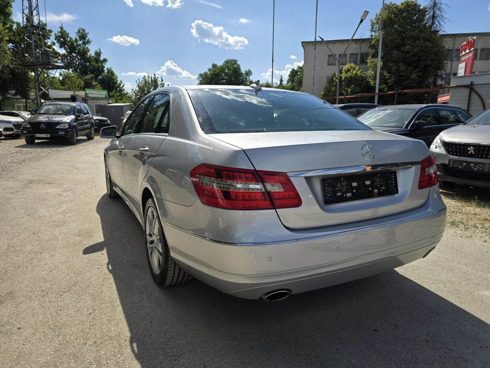 Mercedes-Benz E 350 CGI 292к.с AVANTGARDE FULL, снимка 3 - Автомобили и джипове - 54977379